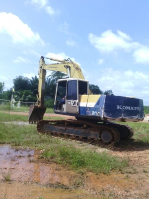 แม็คโฮ KOMATSU 200 รุ่น5 ขาย 750,000 บาท (ศุภากร 081-4252943)