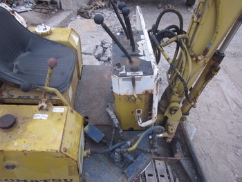 ขาย- รถขุด แบคโฮ มาพร้อมหัวกระแทกครับ KOMATSU PC 05 -5 พร้อมใช้งาน มือสองญี่ปุ่น สภาพสวยทีเดียว ขาย- รถขุด แบคโฮ มาพร้อมหัวกระแทกครับ KOMATSU PC 05 -5 พร้อมใช้งาน มือสองญี่ปุ่น สภาพสวยทีเดียว