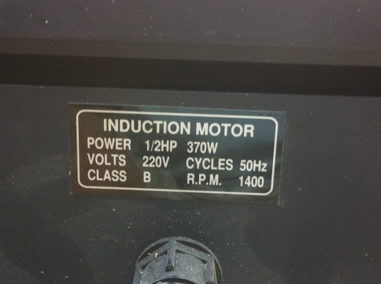 เครื่องกลึงไม้ KT จับไม้ได้ยาว1เมตร มีแผ่นจานกระดาษทรายขัดด้านหัวมอเตอร์ 1/2 แรงม้า