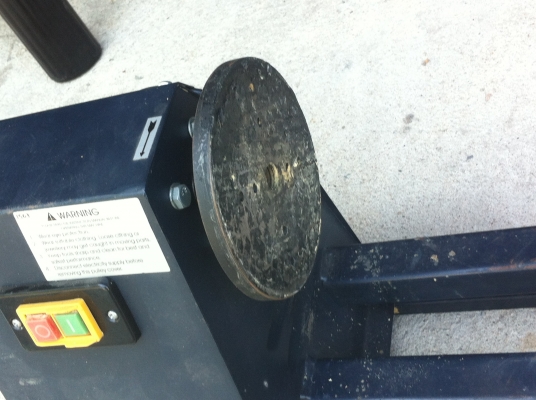 เครื่องกลึงไม้ KT จับไม้ได้ยาว1เมตร มีแผ่นจานกระดาษทรายขัดด้านหัวมอเตอร์ 1/2 แรงม้า