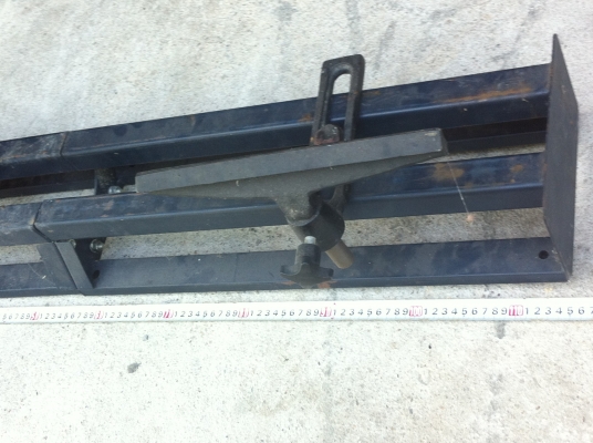 เครื่องกลึงไม้ KT จับไม้ได้ยาว1เมตร มีแผ่นจานกระดาษทรายขัดด้านหัวมอเตอร์ 1/2 แรงม้า