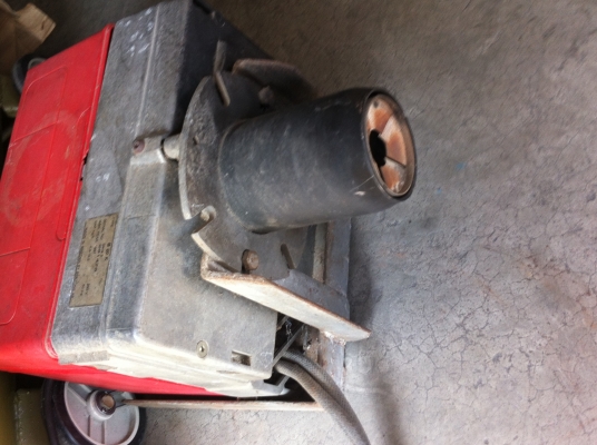 เครื่องพ่นไฟ (Burner)ยี่ห้อ BENTONE ของสวีเดนมีฐานให้พร้อม