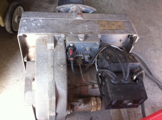 เครื่องพ่นไฟ (Burner)ยี่ห้อ BENTONE ของสวีเดนมีฐานให้พร้อม