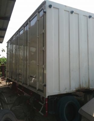 ขายตู้10บาน สภาพใหม่เอี่ยม ยาว 6 ม. 2ใบ ราคาใบละ 95,000 บาท (ศุภากร 081-4252943)