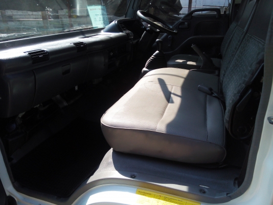 6 ล้อกลาง  *Euro.2*  ISUZU  NPR 130 แรงม้า+Turbo+Inter  *ยาว 5.00 ม.* รถสวยเดิม+สวยจริง * รถห้างแท้ * มีเล่มพร้อมโอน *