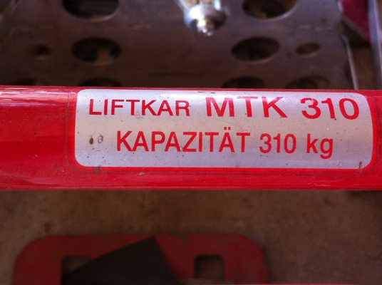 รถเข็นของแบบขึ้น-ลงบันไดได้ใช้ระบบแบตเตอรี่ช่วยการทำงาน