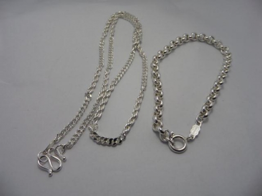 สร้อยคอและสร้อยข้อมือเงินแท้