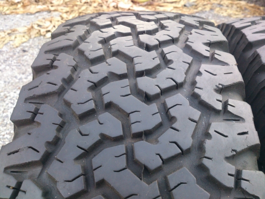 ขายยาง BF ALL-Terrain T/A ขนาด235/70R16  ปี08 สวยๆ(ไม่มีปะ) จำนวน 4 เส้น