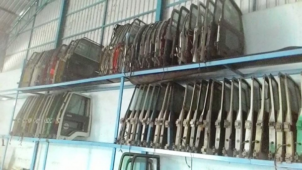 แสงฟ้าเต้นรถ///จำหน่ายประตูรถบรรทุกเก่าญี่ปุ่น ฮีโน่ อีซุซุ มิตรซู โตโยต้า ยูดี และอีกหลายรุ่น