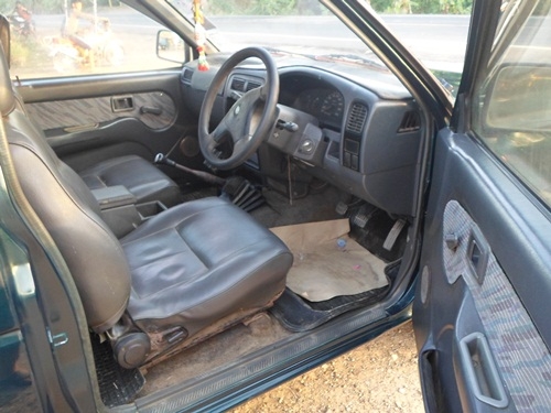 ก็ใช้ไปขายไปครับบิกเอ็มเครื่องแดงปี96 รถใช้งานอยู่ประจำ เครื่องดีสีใหม่ภายในสวยแอ์เย็นมาก สนใจโทรสอบถามได้