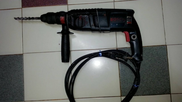 ขายสว่านโรตารี่3ระบบยี่ห้อBOSCHรุ่นเก่าmade in germanyแท้ๆเดิมๆทนๆพร้อมลุยงานหนักได้ยาวๆครับ ขายสว่านโรตารี่3ระบบยี่ห้อBOSCHรุ่นเก่าmade in germanyแท้ๆเดิมๆทนๆพร้อมลุยงานหนักได้ยาวๆครับ