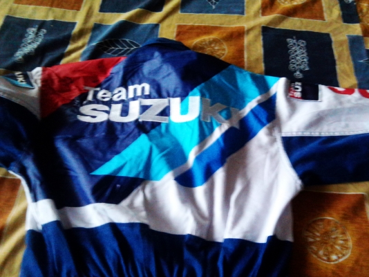 ขายชุดหมี ทีม suzuki japan แท้ครับ ขายชุดหมี ทีม suzuki japan แท้ครับ