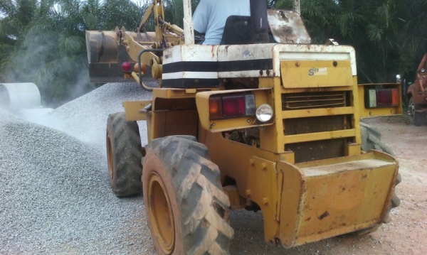 รถตัก KOMATSU  505  ( เอวออน )   สนใจติดต่อ 081 - 6079515