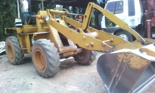 รถตัก KOMATSU  505  ( เอวออน )   สนใจติดต่อ 081 - 6079515