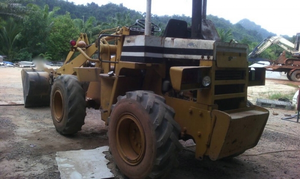 รถตัก KOMATSU  505  ( เอวออน )   สนใจติดต่อ 081 - 6079515