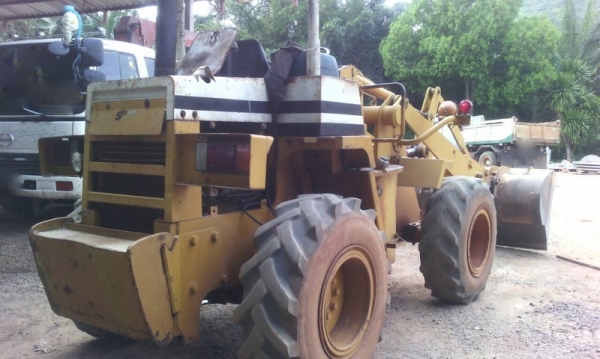 รถตัก KOMATSU  505  ( เอวออน )   สนใจติดต่อ 081 - 6079515