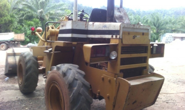 รถตัก KOMATSU  505  ( เอวออน )   สนใจติดต่อ 081 - 6079515