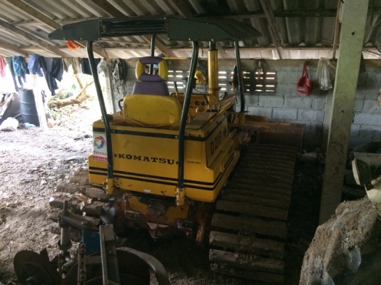รถไถ KOMATSU  D21P.   สนใจติดต่อ 081 - 6079515