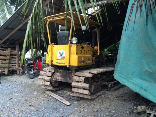 รถไถ KOMATSU  D21P.   สนใจติดต่อ 081 - 6079515
