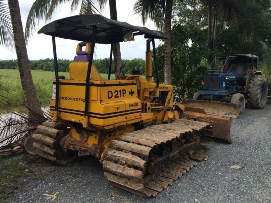 รถไถ KOMATSU  D21P.   สนใจติดต่อ 081 - 6079515