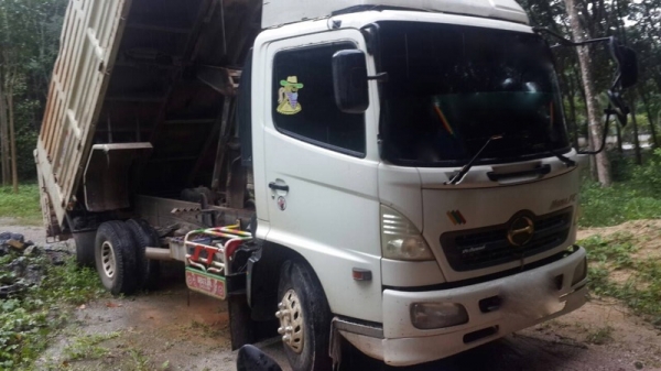 รถฮีโน่ 6 ล้อดั้ม FC4J  150 แรงม้า. ปี 50   สนใจติดต่อ 081 - 6079515