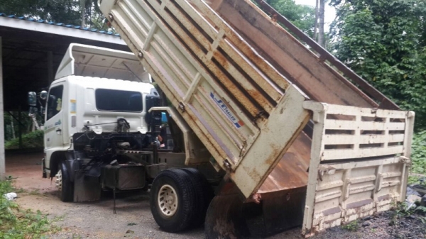 รถฮีโน่ 6 ล้อดั้ม FC4J  150 แรงม้า. ปี 50   สนใจติดต่อ 081 - 6079515