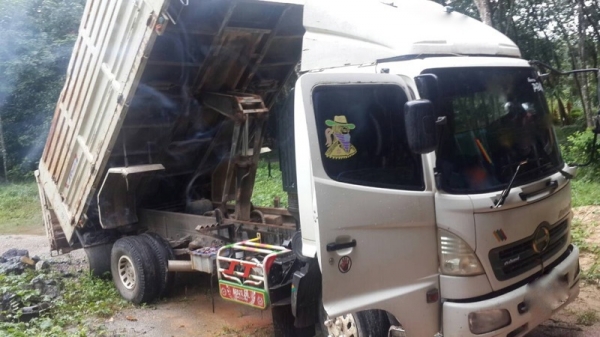 รถฮีโน่ 6 ล้อดั้ม FC4J  150 แรงม้า. ปี 50   สนใจติดต่อ 081 - 6079515