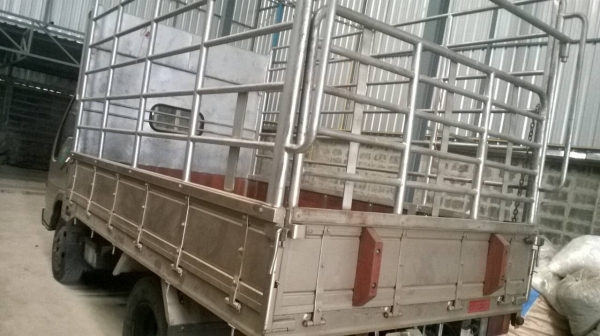 รถบรรทุก ISUZU 4 ล้อ ไม่ติดเวลา ปี 55 เครื่องดีเซล พร้อมโครงเหล็กอย่างดี สภาพดึตามรูป