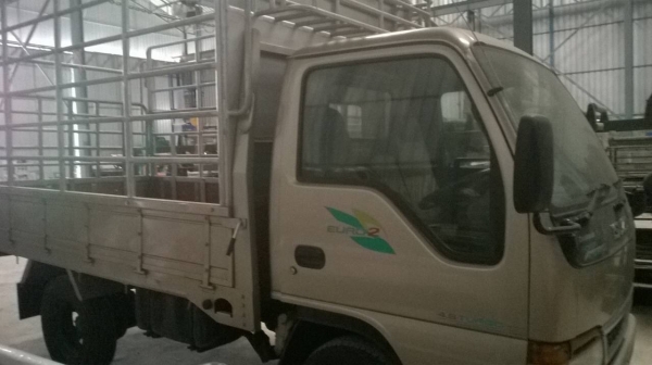 รถบรรทุก ISUZU 4 ล้อ ไม่ติดเวลา ปี 55 เครื่องดีเซล พร้อมโครงเหล็กอย่างดี สภาพดึตามรูป