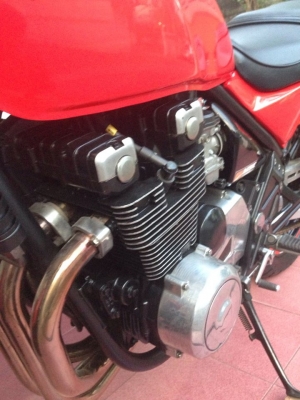 ขาย-แลก kawasaki zephyr400 ทะเบียน(ชื่อผมเอง)ขาย69,000บาท หรือแลกSR400 อินวอย สพม สนใจดูรถได้แถวรัชดา0875551797