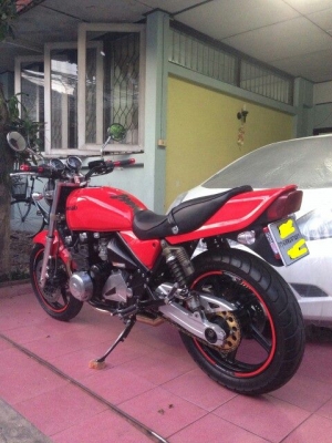 ขาย-แลก kawasaki zephyr400 ทะเบียน(ชื่อผมเอง)ขาย69,000บาท หรือแลกSR400 อินวอย สพม สนใจดูรถได้แถวรัชดา0875551797
