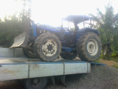 ขายรถไถ  FORD  รุ่น6610 AT 4X4 รถปี07   คานหน้าคาลาโล่ สนใจ0810076640