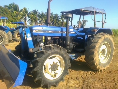 ขายรถไถ  FORD  รุ่น6610 AT 4X4 รถปี07   คานหน้าคาลาโล่ สนใจ0810076640