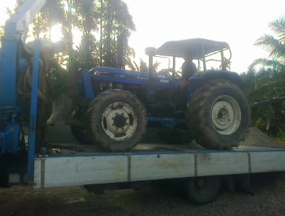 ขายรถไถ  FORD  รุ่น6610 AT 4X4 รถปี07   คานหน้าคาลาโล่ สนใจ0810076640