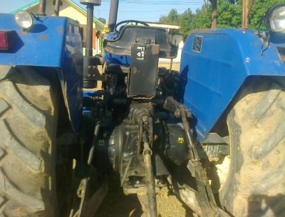 ขายรถไถ  FORD  รุ่น6610 AT 4X4 รถปี07   คานหน้าคาลาโล่ สนใจ0810076640