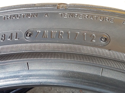 ยาง,205-45-17 DUNLOP-703 สภาพดีปี12ไม่ปะหนึ่งคู่ 1,800