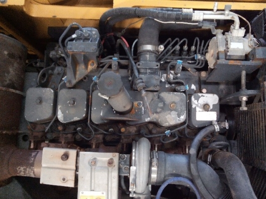 รถขุด Komatsu PC200-7 เครื่องยนต์: Komatsu 6 สูบ นำเข้าจากยุโรป สนใจโทร. 080-6565422 (หนิง)