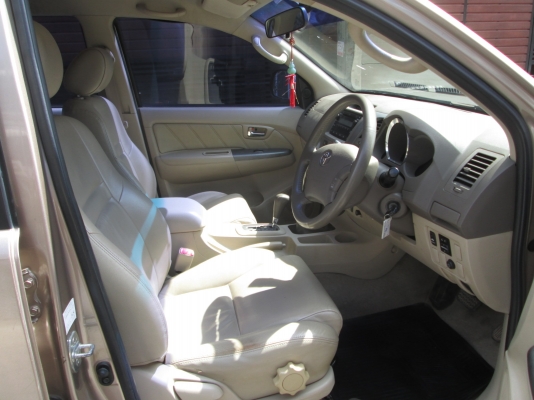 Toyota, fortuner 3.0g โฉม ปี05-08  at -06