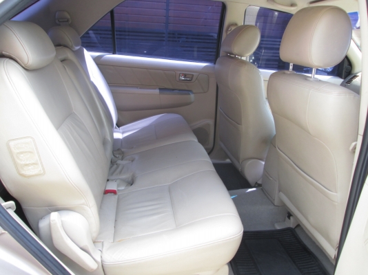 Toyota, fortuner 3.0g โฉม ปี05-08  at -06