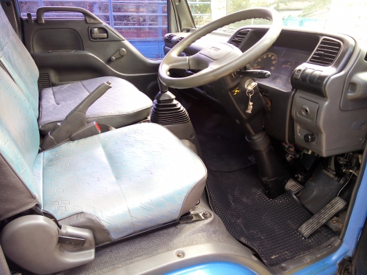 6 ล้อสั้น  *Euro.2*  ISUZU  NKR 100 แรงม้า+Turbo+Inter  *ยาว 3.20 ม. รถสวยเดิม+สวยจริง+พร้อมใช้งาน * รถห้างแท้ * มีเล่มพร้อม *