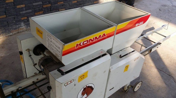 เครื่องโรยเมล็ด KONMAR เก่าญี่ปุ่น รุ่น SP-G22 สภาพสวยพร้อมใช้งาน เครื่องโรยเมล็ด KONMAR เก่าญี่ปุ่น รุ่น SP-G22 สภาพสวยพร้อมใช้งาน