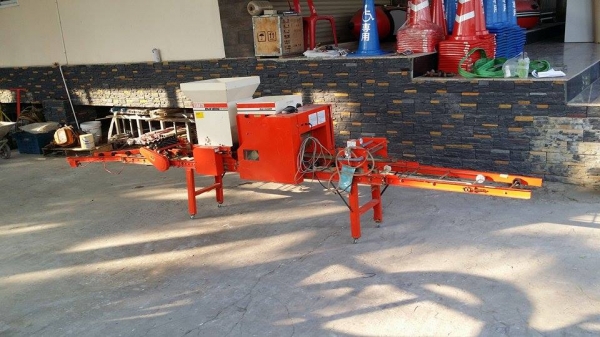 เครื่องโรยเมล็ด KUBOTA เก่าญี่ปุ่น รุ่น SR20KD  สภาพสวยพร้อมใช้งาน แบบใช้มอเตอร์ขับเคลื่่อนตัว