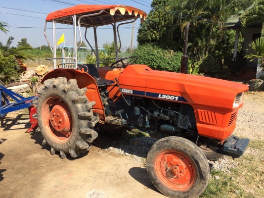 ขายครับ KUBOTA L3001 เพลาเดียว เครื่องดี เกียร์ดีครับ