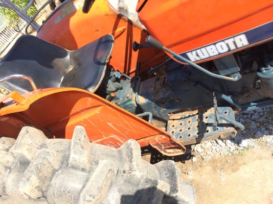 ขายครับ KUBOTA L3001 เพลาเดียว เครื่องดี เกียร์ดีครับ