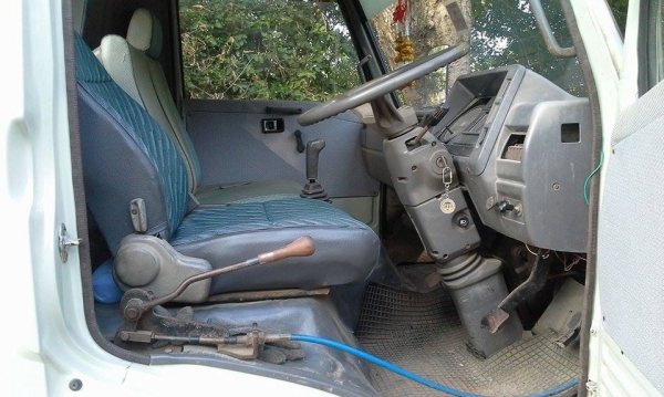 ขาย 6 ล้อ Fc 120 มีเครน 3 ตัน ยี่ห้อ TADANO สภาพพร้อมใช้  ราคา 450000 สนใจติดต่อ ปลา 087-9164980