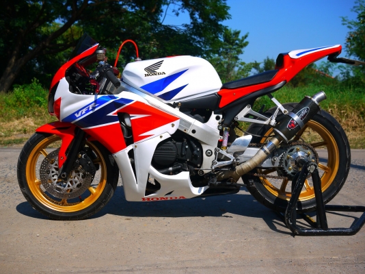 ขาย Nc30 พร้อมทะเบียนแท้ แฟริ่ง Cbr1000 08 สภาพเครื่องสดๆพร้อมออกทริป ขาย Nc30 พร้อมทะเบียนแท้ แฟริ่ง Cbr1000 08 สภาพเครื่องสดๆพร้อมออกทริป