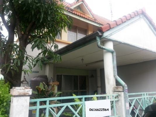 ขายทาวน์เฮ้าส์ ลาดกระบังใกล้สุวรรณภูมิ เนื้อที่ 25 ตรว หลังมุม