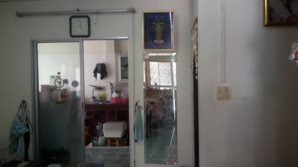 ขายทาวน์เฮ้าส์ ลาดกระบังใกล้สุวรรณภูมิ เนื้อที่ 25 ตรว หลังมุม