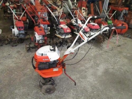 เครื่องพรวนดิน    HONDA     F210   รหัสสินค้า : 14002035   หรือเพิ่มเติมไดที่ www.nihonmono.com