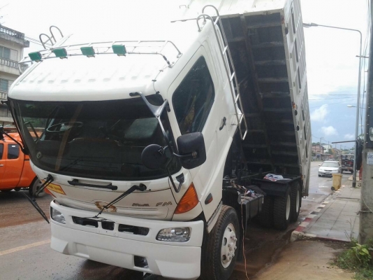 สิบล้อเมกก้าสวยๆ 260hp กระบะดั้มสวยมาก